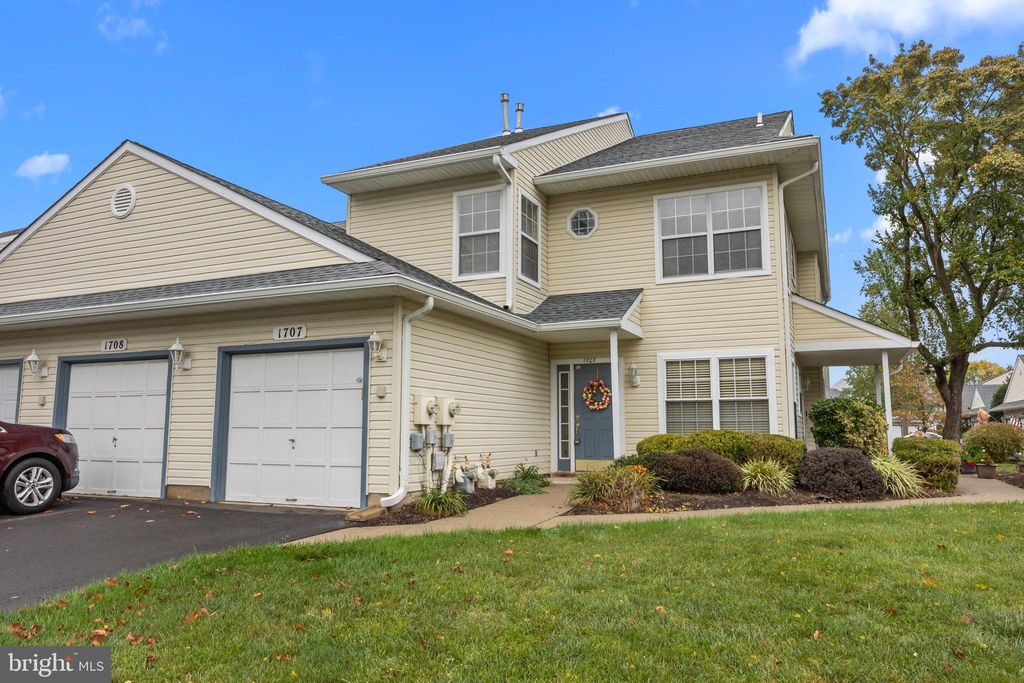 Photo of 1707 Lynbrooke Drive, YARDLEY, PA 19067 (MLS # PABU2107250)