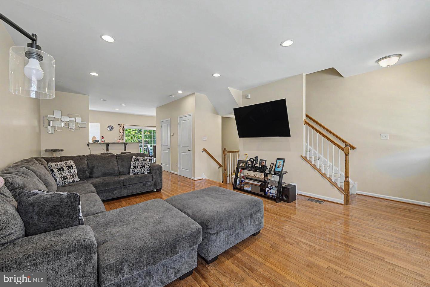 102 WINTERBERRY WAY