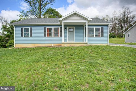 Photo of 19 Brooklyn Dr, MCCONNELLSBURG, PA 17233 (MLS # PAFU2002020)