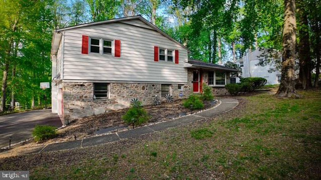 Photo of 113 Creekwood Drive, FEASTERVILLE TREVOSE, PA 19053 (MLS # PABU2095768)