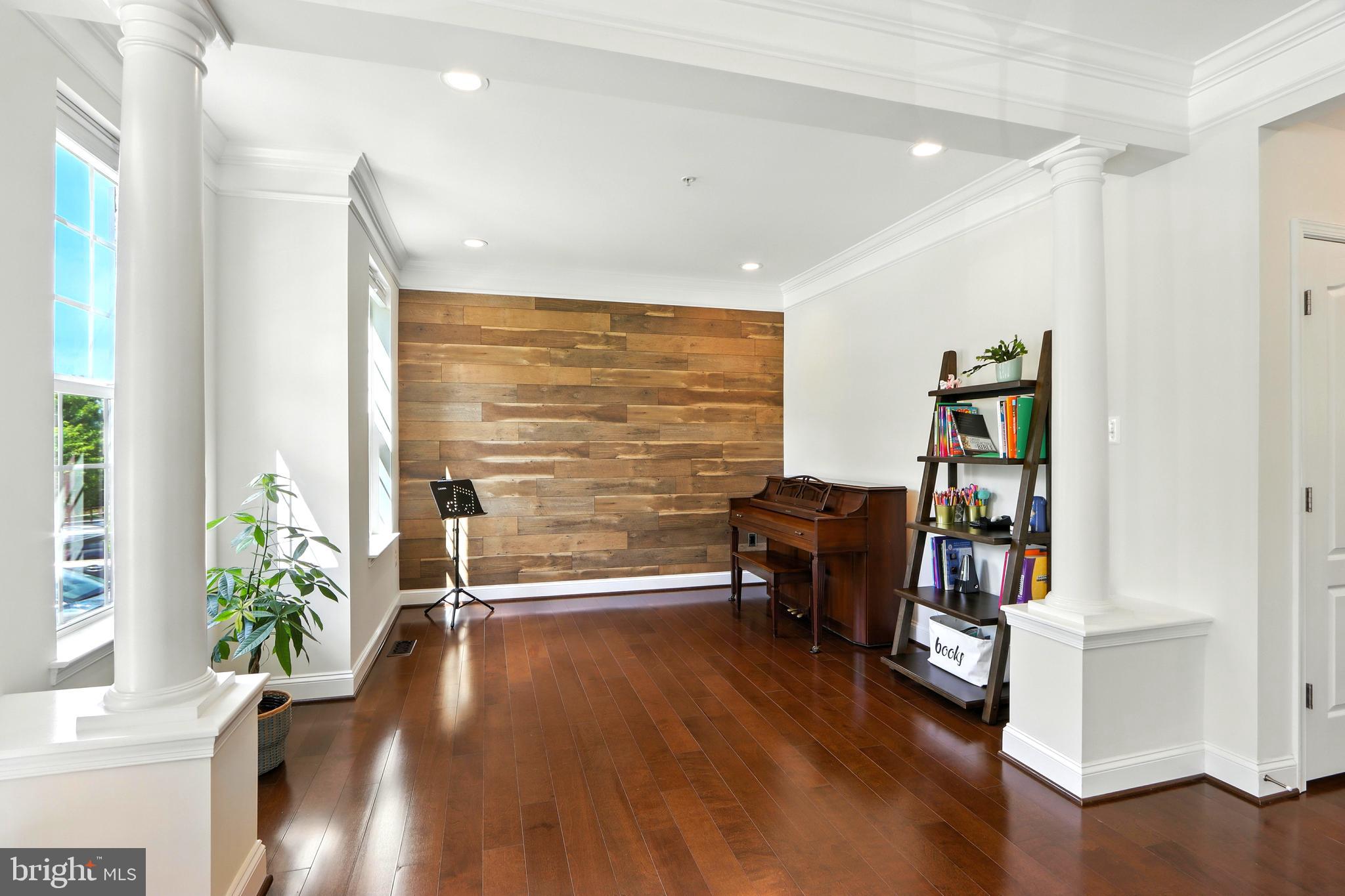 8623 WELLFORD DRIVE