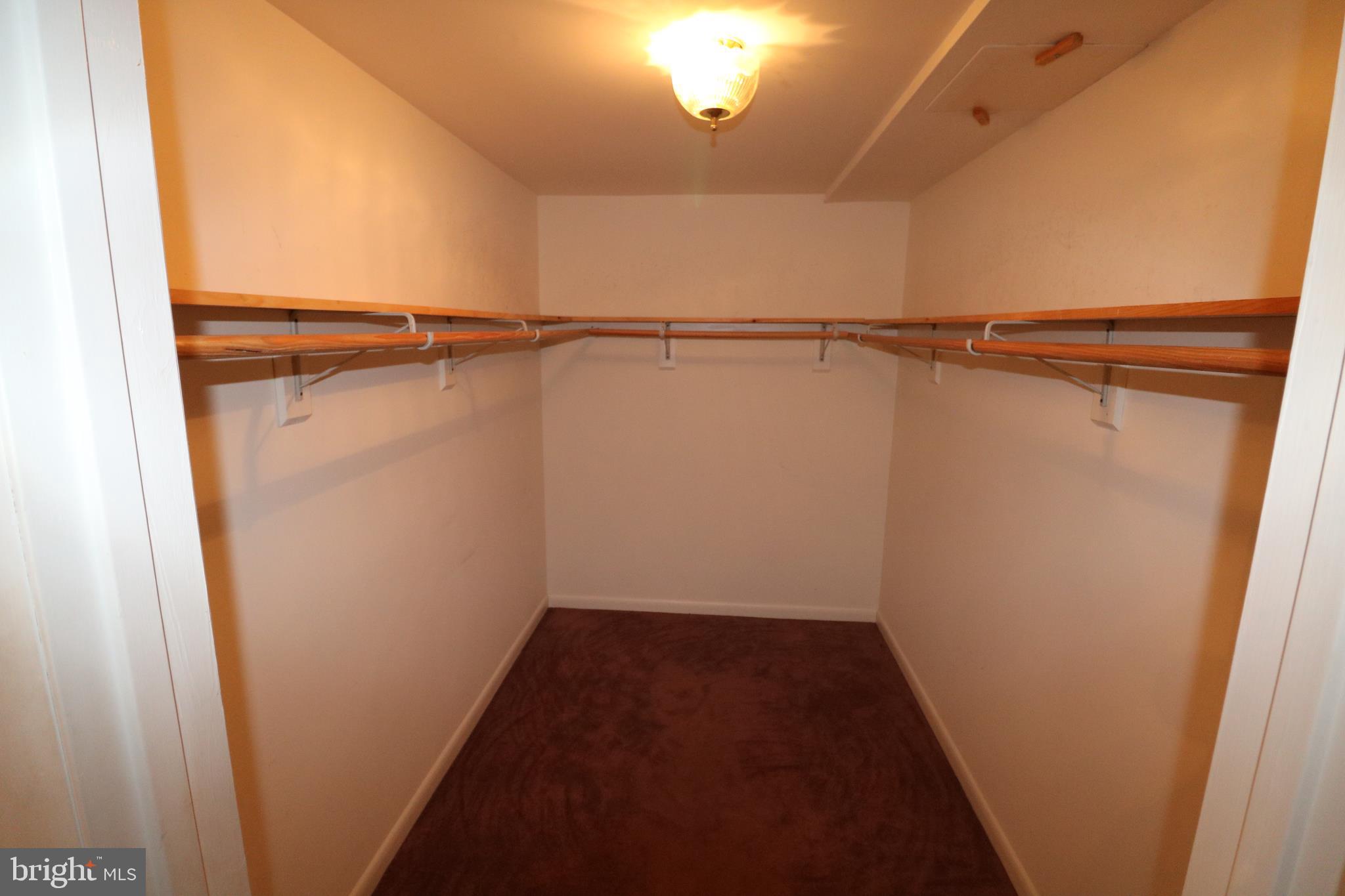 WHISPERING VALLEY - Residential