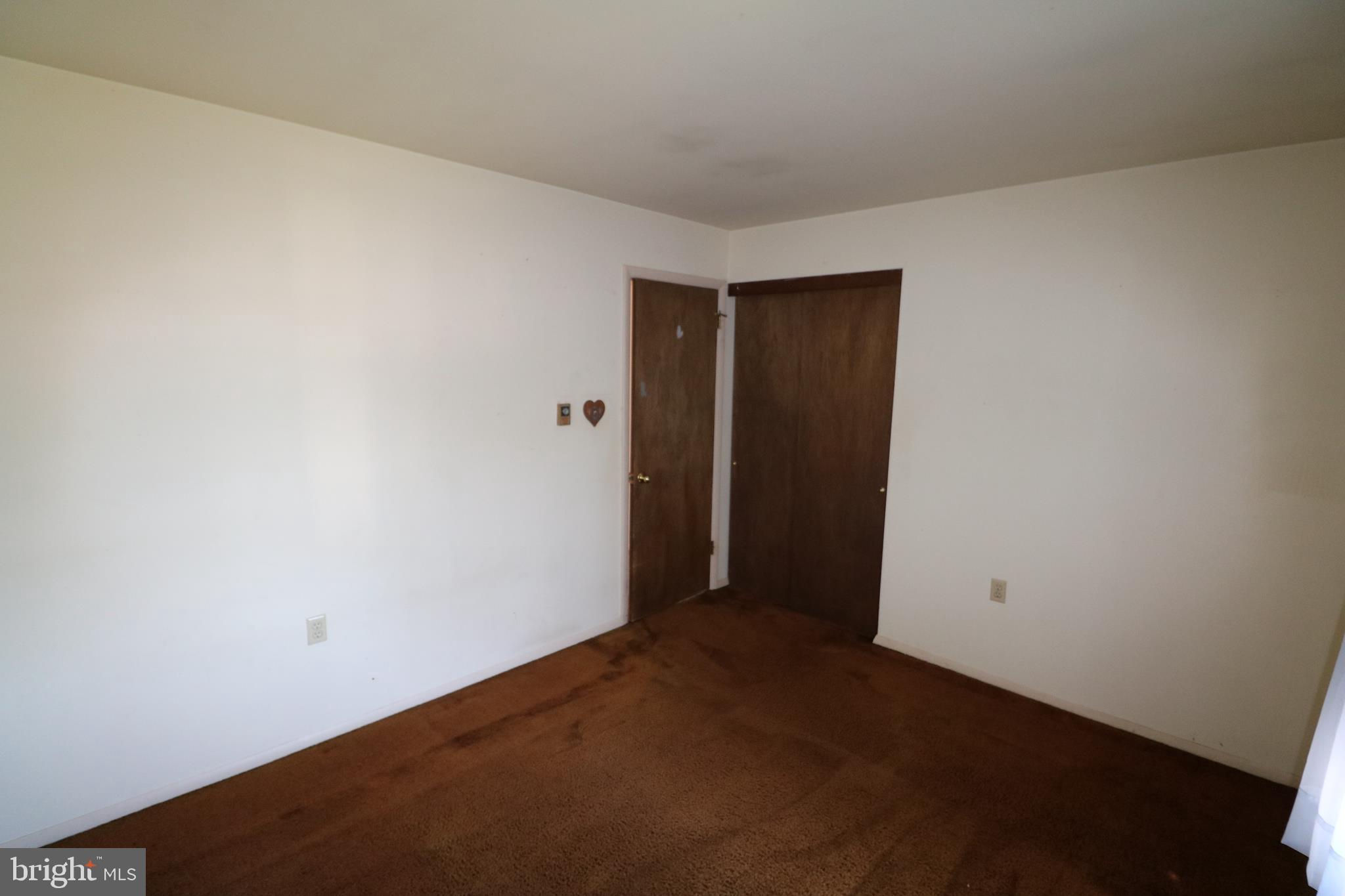 WHISPERING VALLEY - Residential