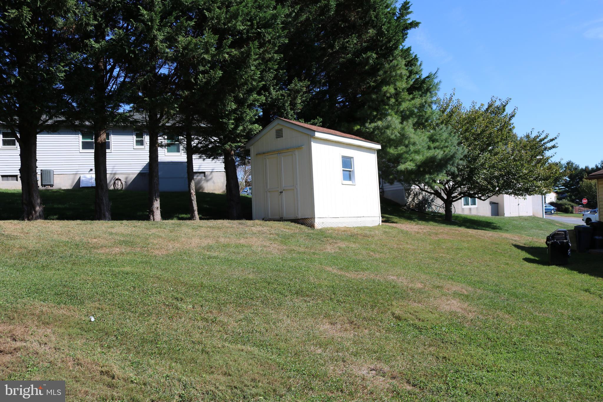 WHISPERING VALLEY - Residential