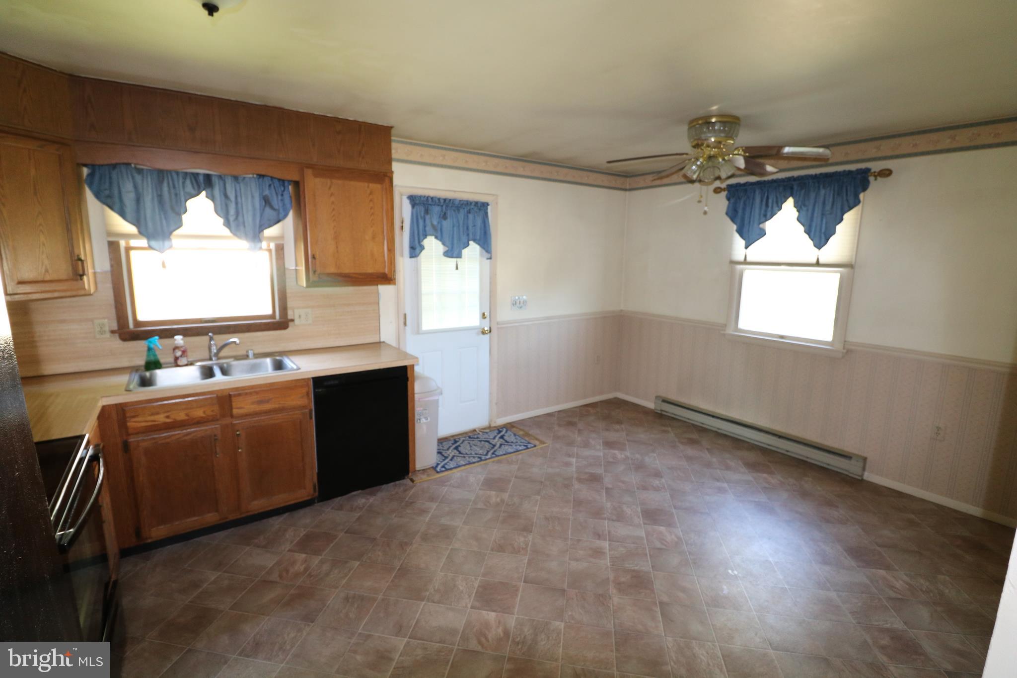 WHISPERING VALLEY - Residential