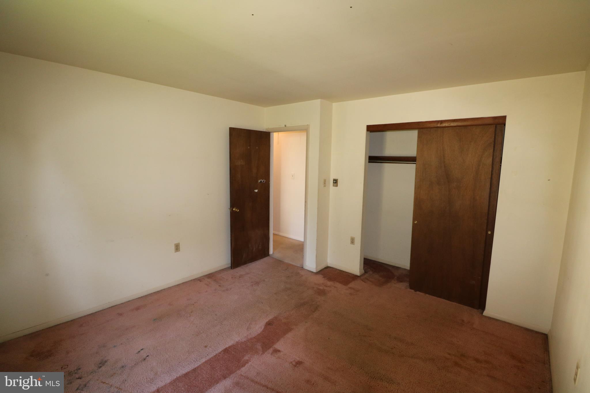 WHISPERING VALLEY - Residential