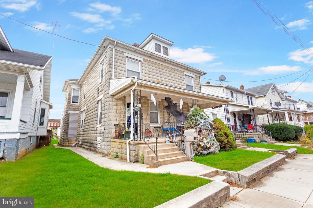 Photo of 625 York Street 625 1/2, HANOVER, PA 17331 (MLS # PAYK2092746)