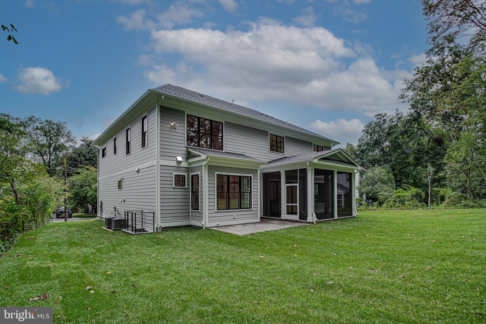 KENWOOD PARK - Residential