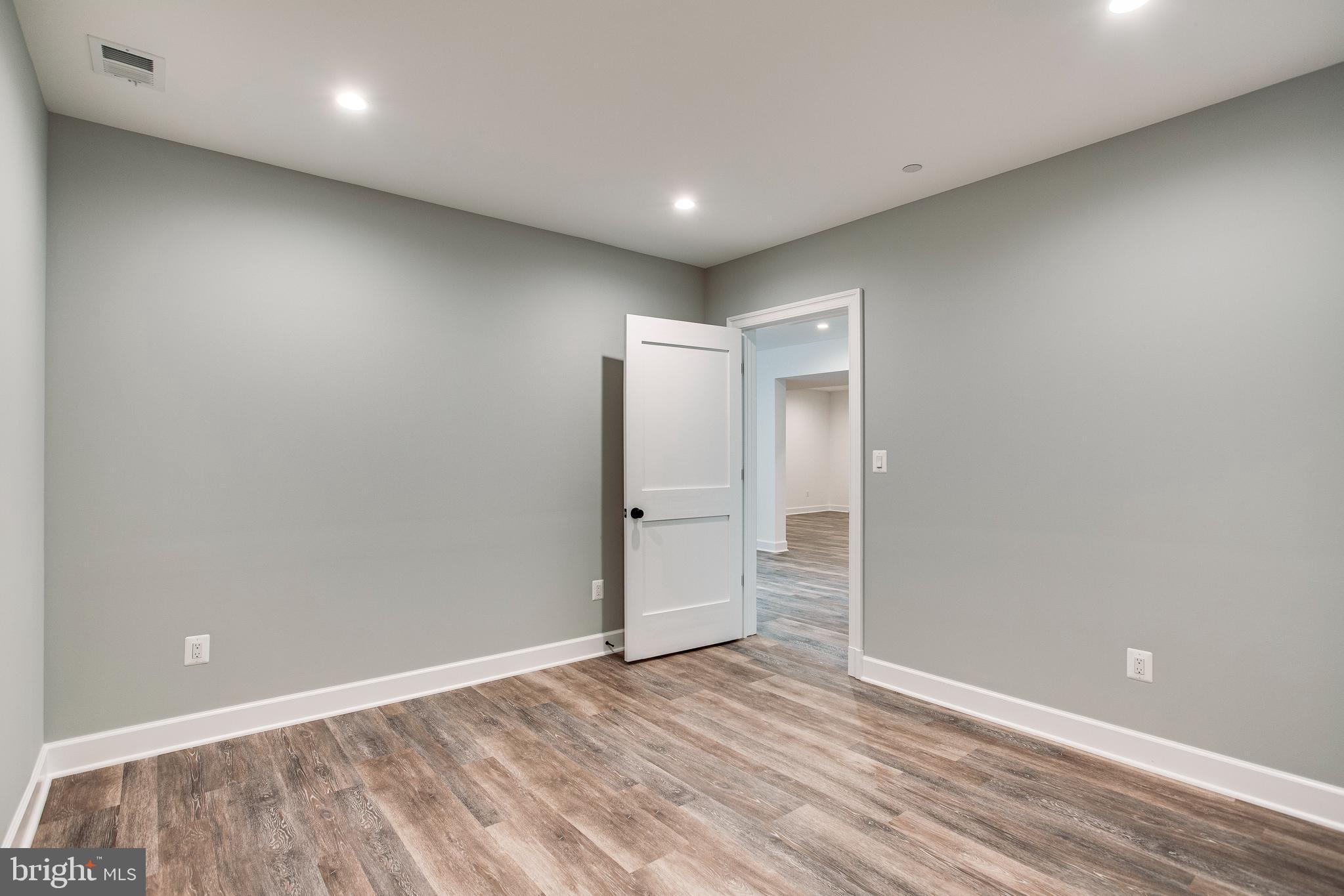 KENWOOD PARK - Residential