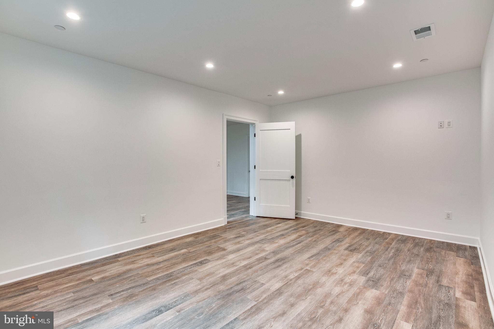 KENWOOD PARK - Residential