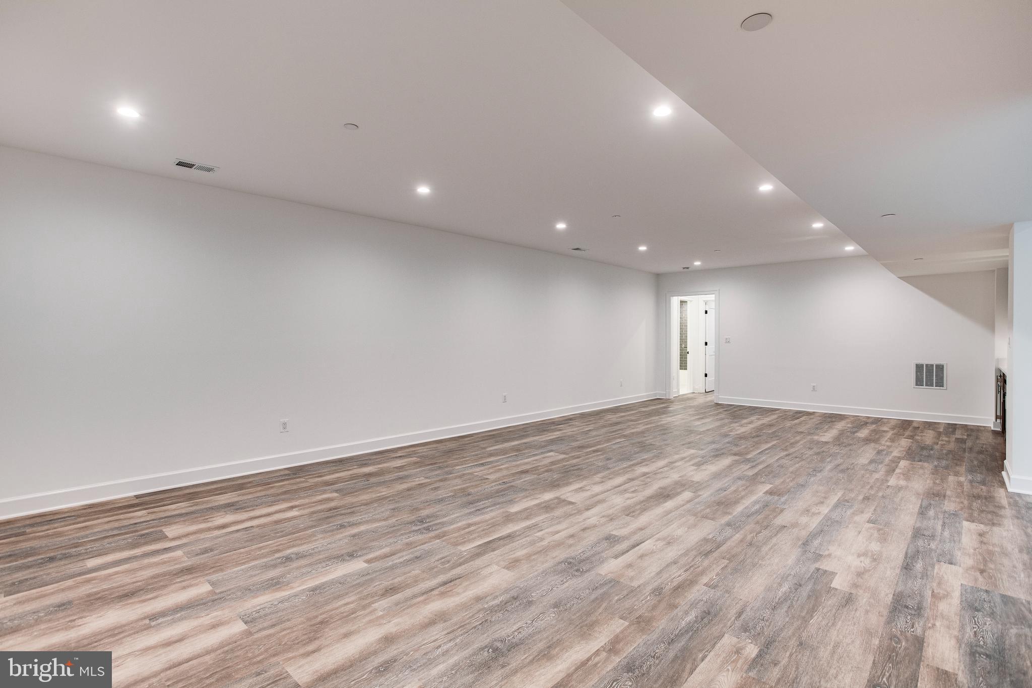 KENWOOD PARK - Residential