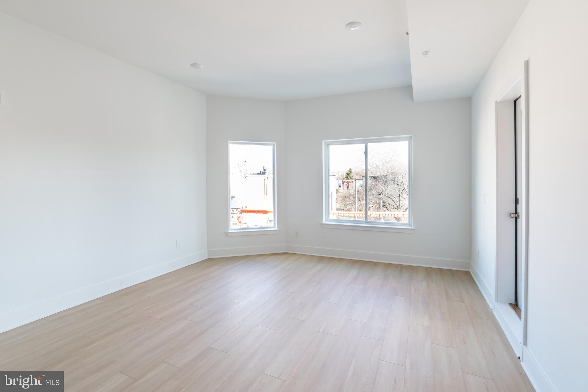 UNIVERSITY CITY - Residential Lease