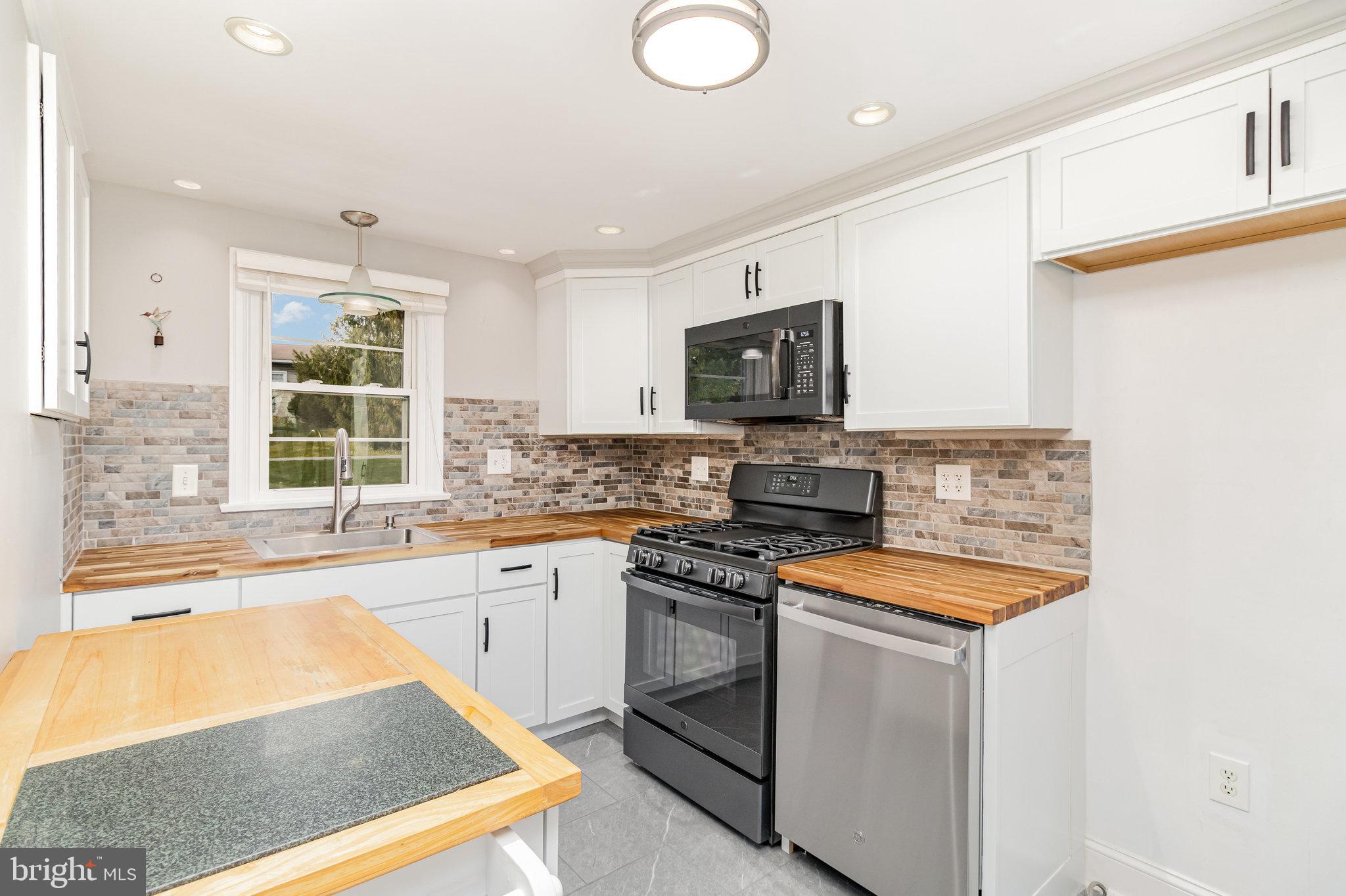 EAST HEMPFIELD TWP - Residential