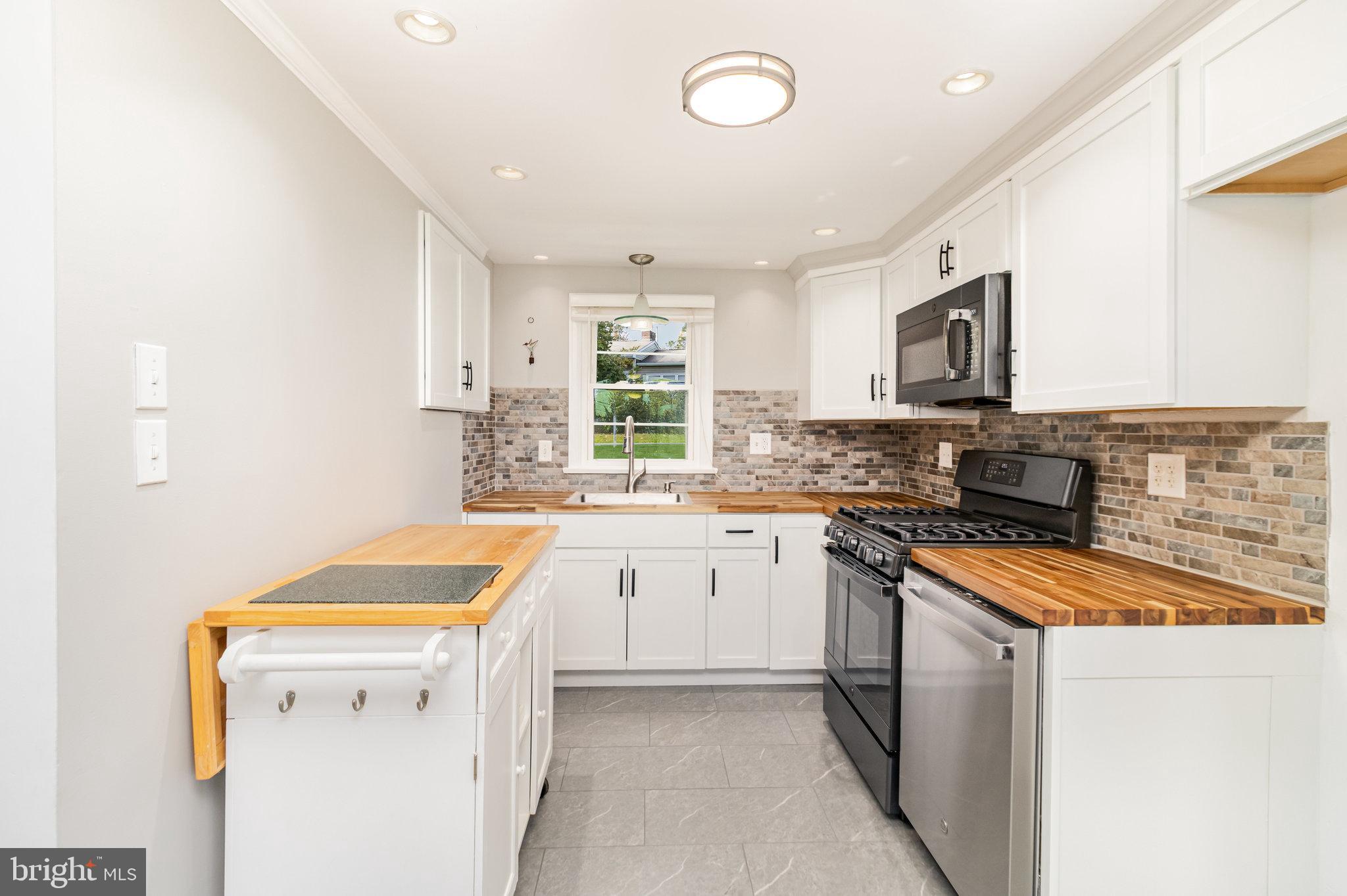 EAST HEMPFIELD TWP - Residential