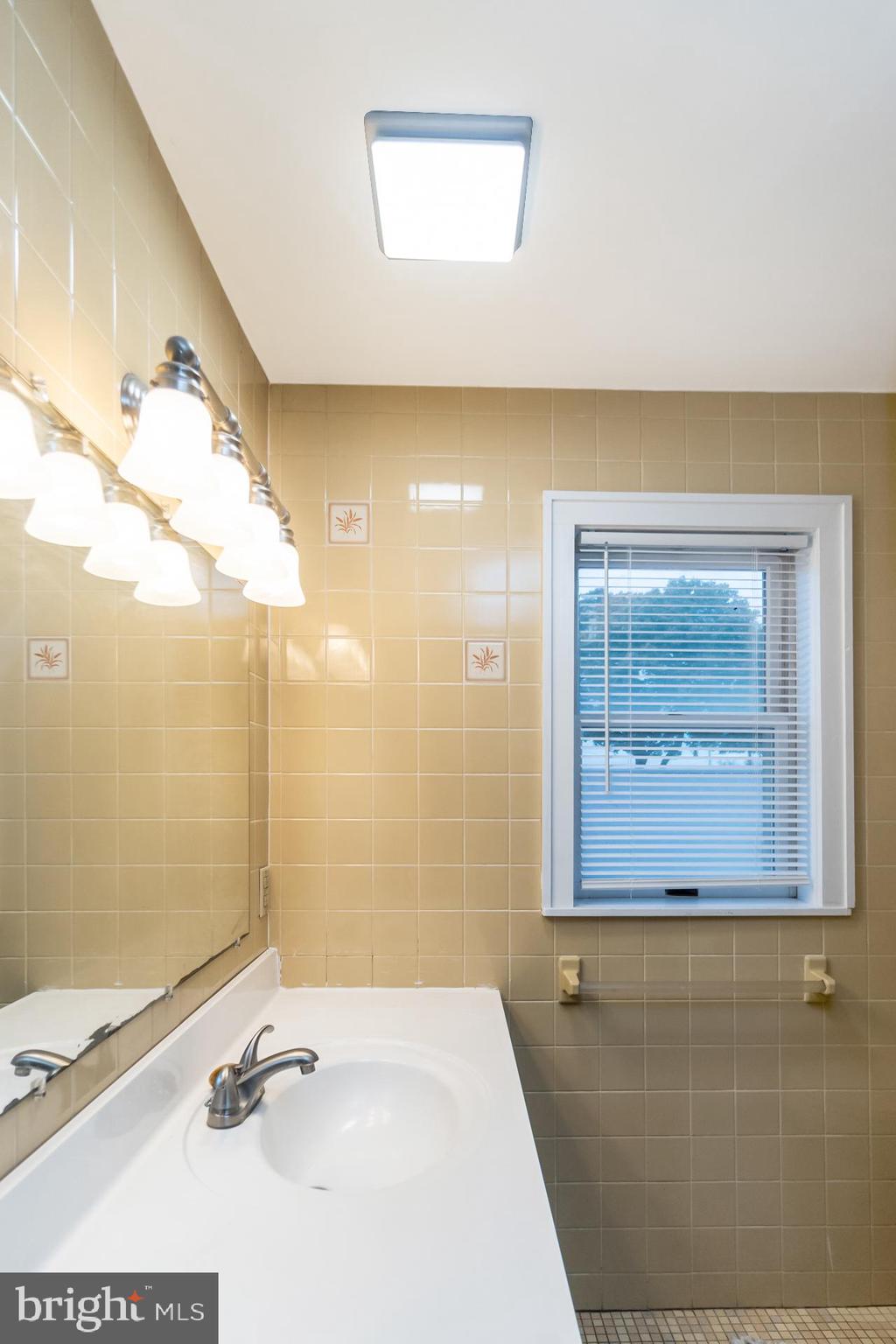 NONE AV AILBLE - Residential