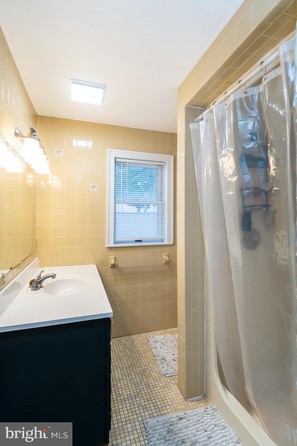 NONE AV AILBLE - Residential