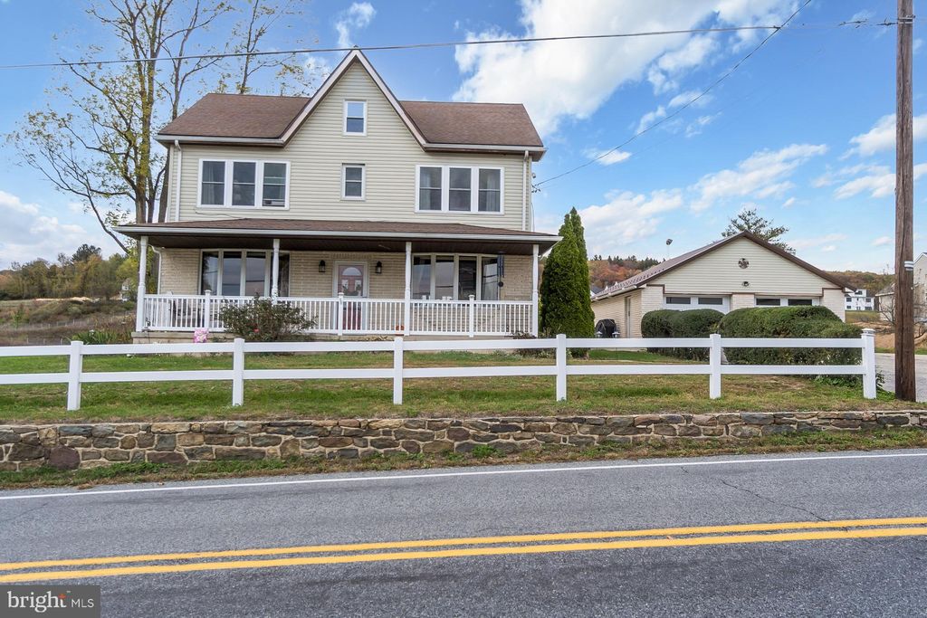 Photo of 1772 Mahoning Drive W, LEHIGHTON, PA 18235 (MLS # PACC2006856)