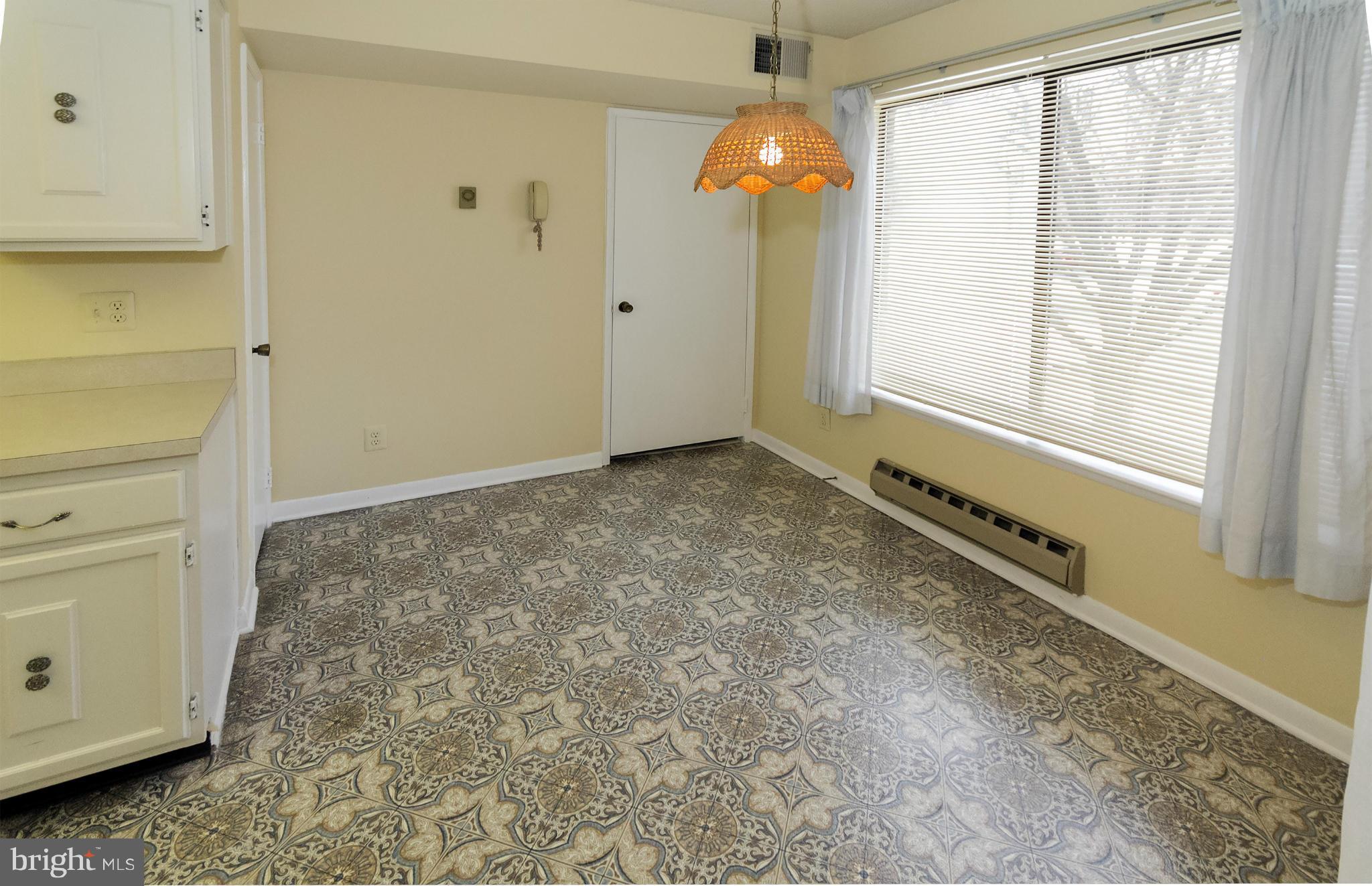 ROSSMOOR MUTUAL #19B - Residential Lease