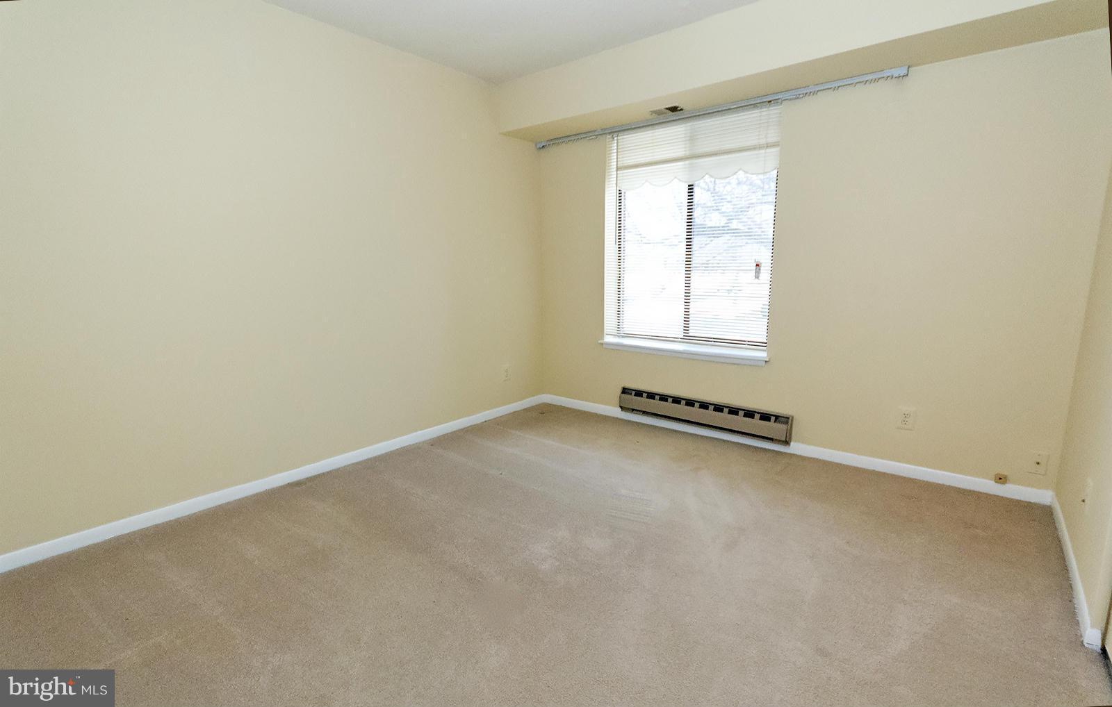 ROSSMOOR MUTUAL #19B - Residential Lease