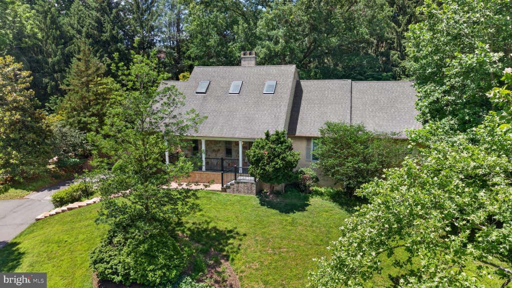 Photo of 427 Upper Pike Creek Road, NEWARK, DE 19711 (MLS # DENC2105818)