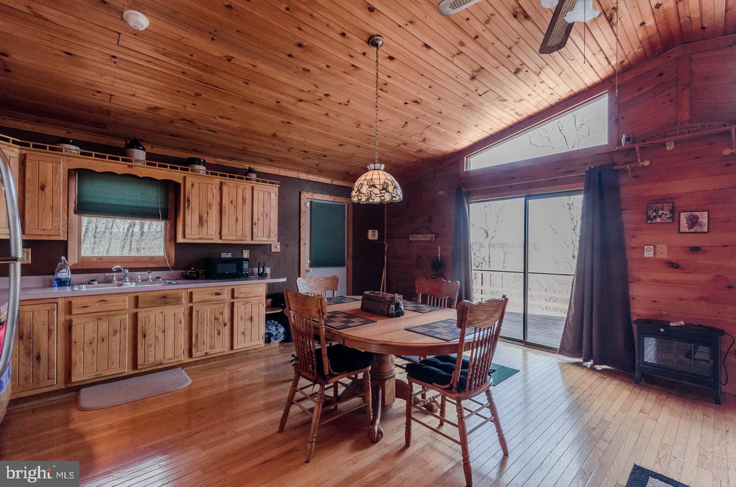 ROUSE MT - Residential