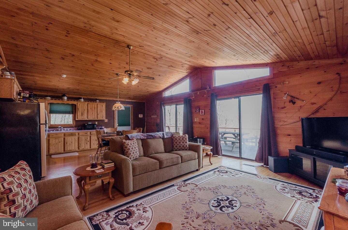 ROUSE MT - Residential