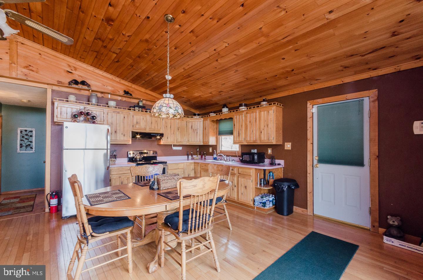 ROUSE MT - Residential