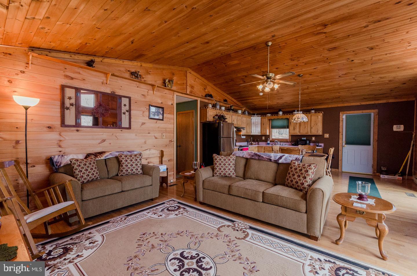 ROUSE MT - Residential