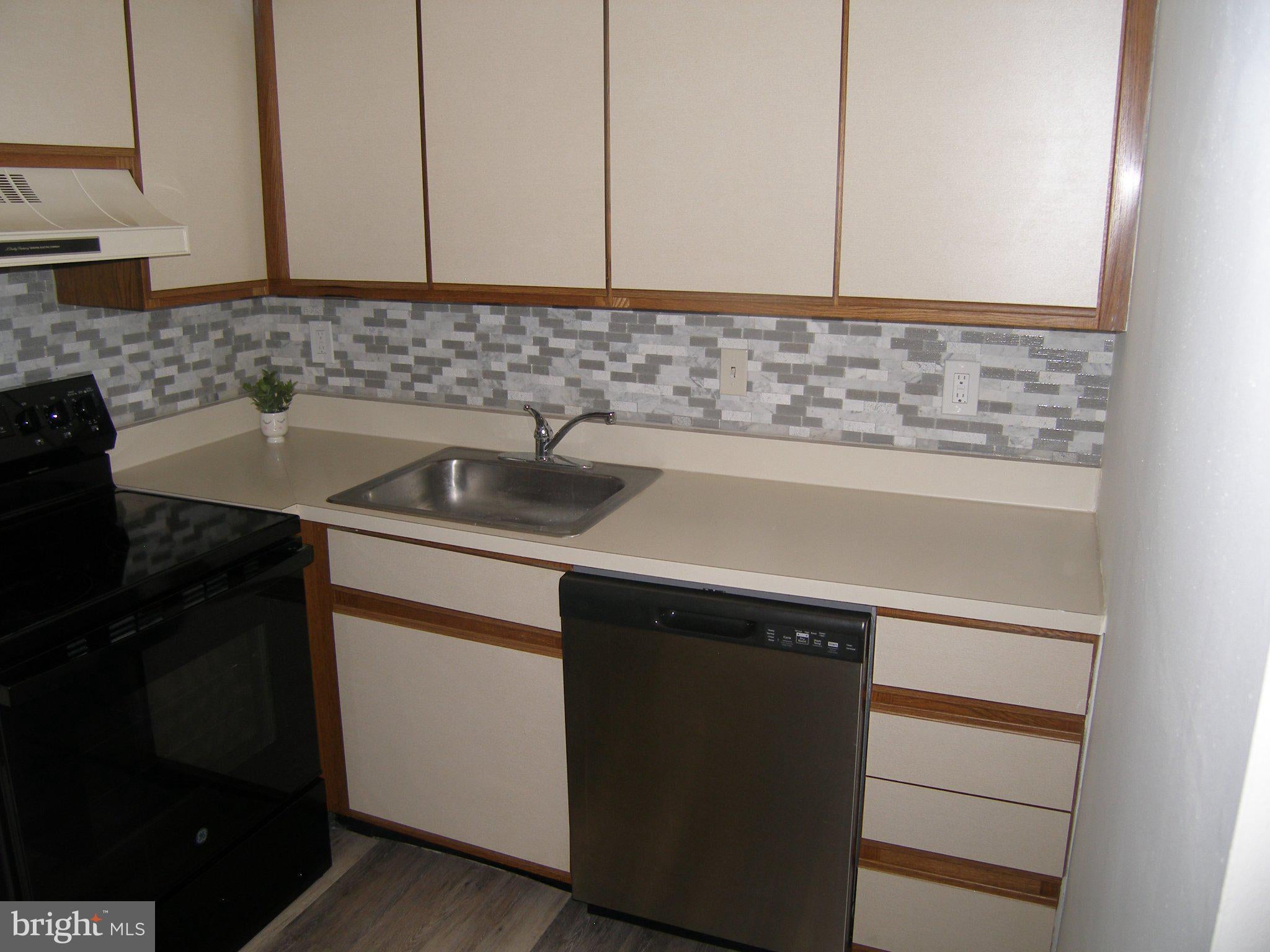10 CAVENDISH DRIVE 10