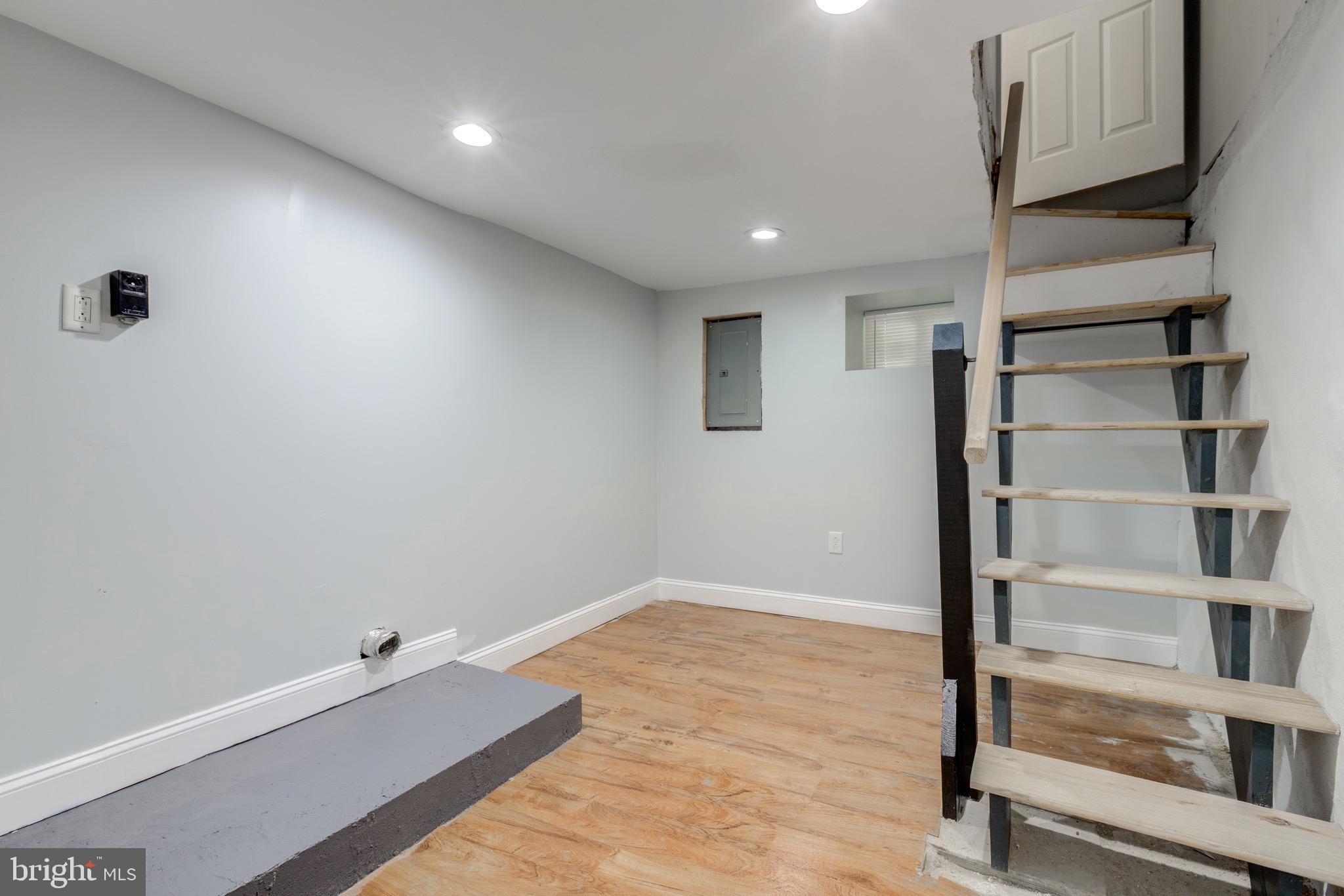 PHILADELPHIA (WEST) - Residential