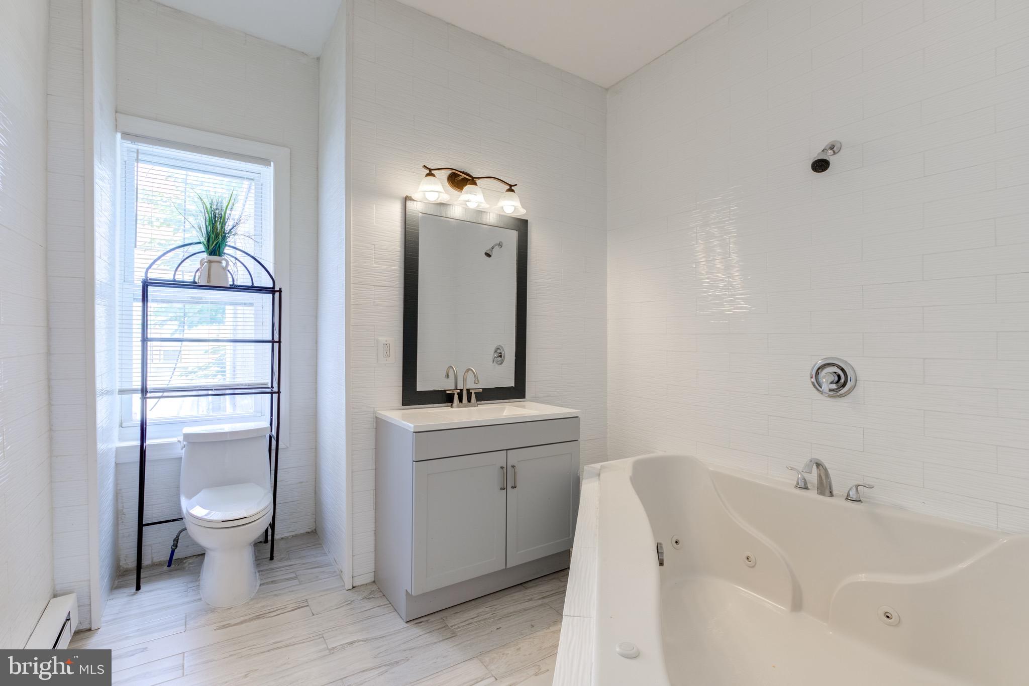 PHILADELPHIA (WEST) - Residential