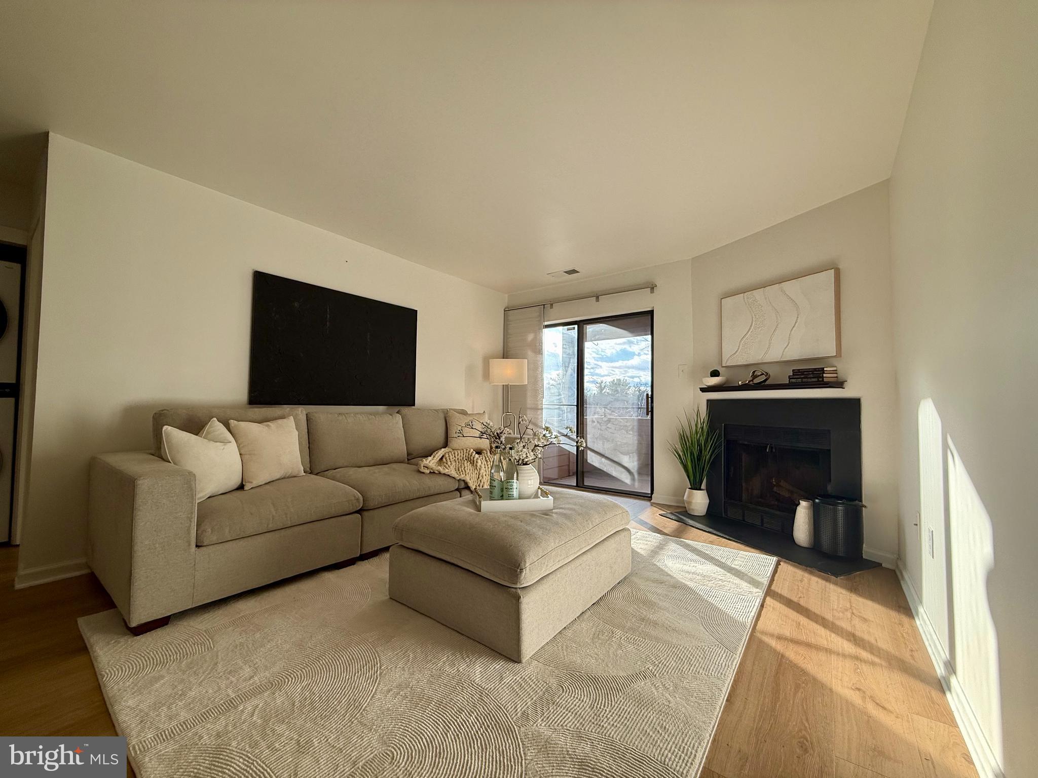 TOWN CENTER - Residential Lease