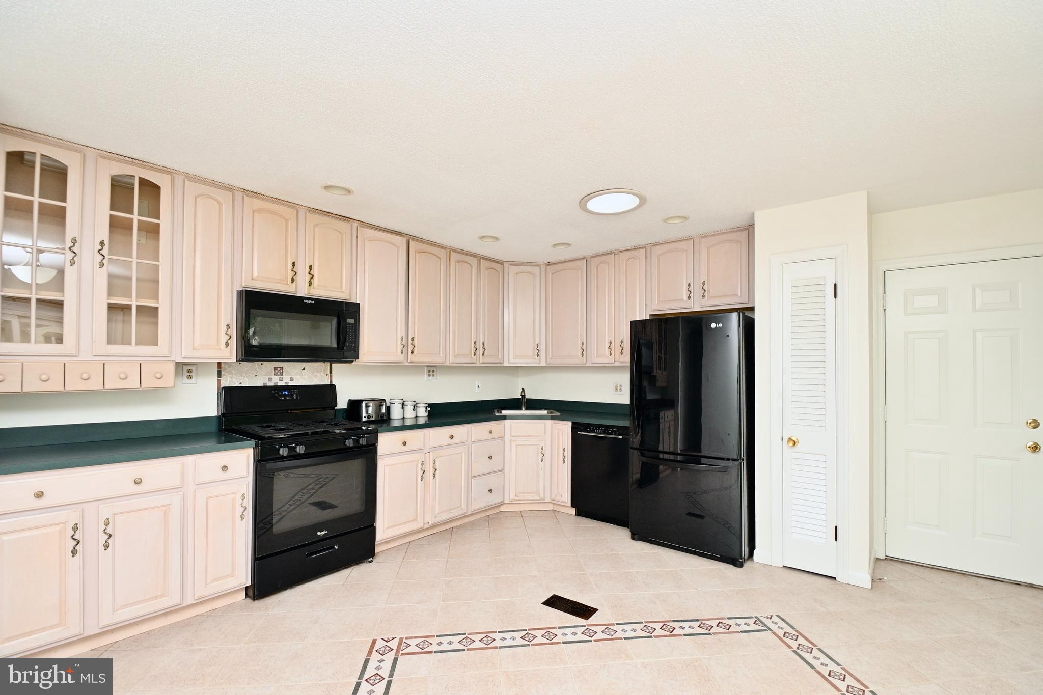 BROOKFIELD - Residential Lease