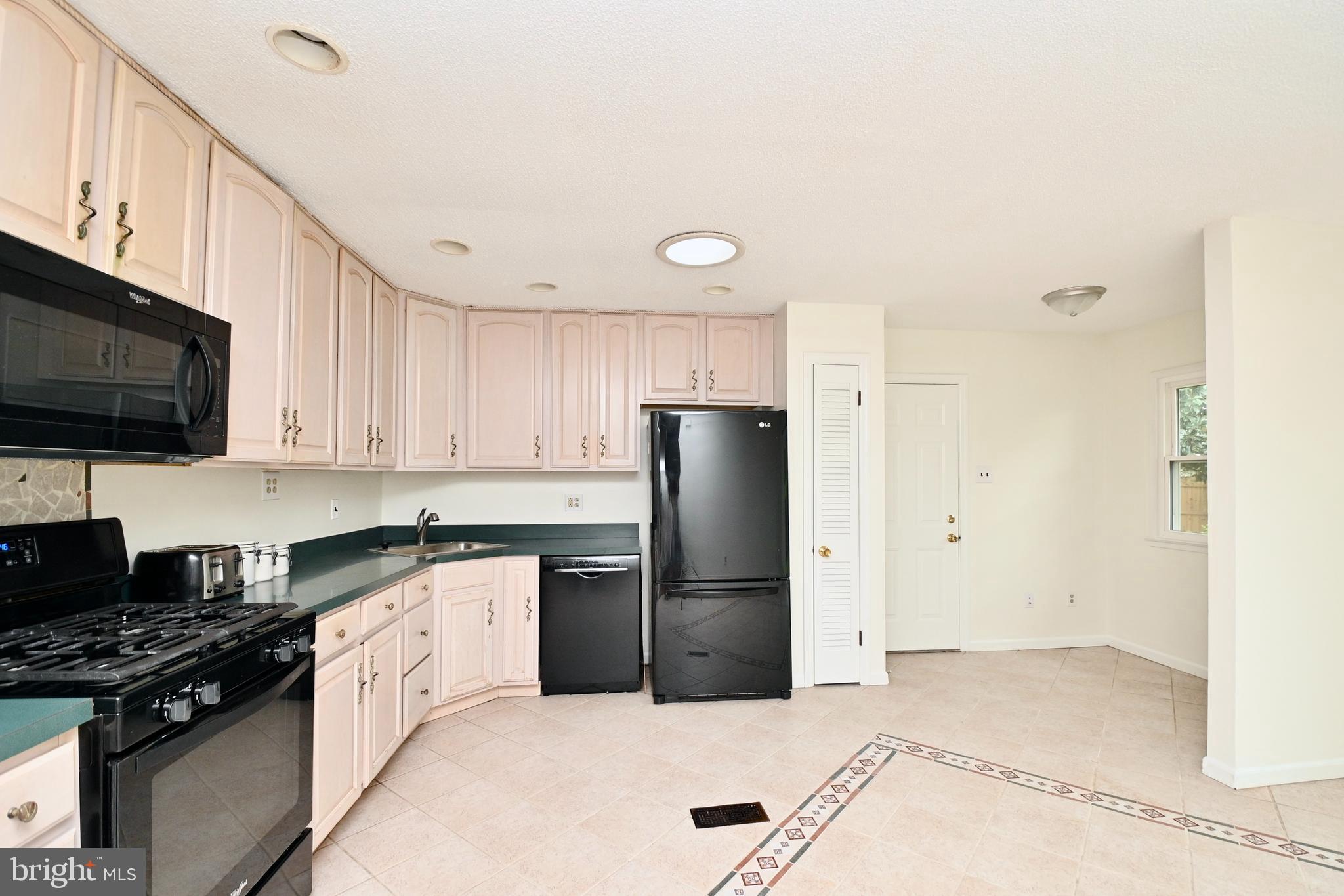 BROOKFIELD - Residential Lease