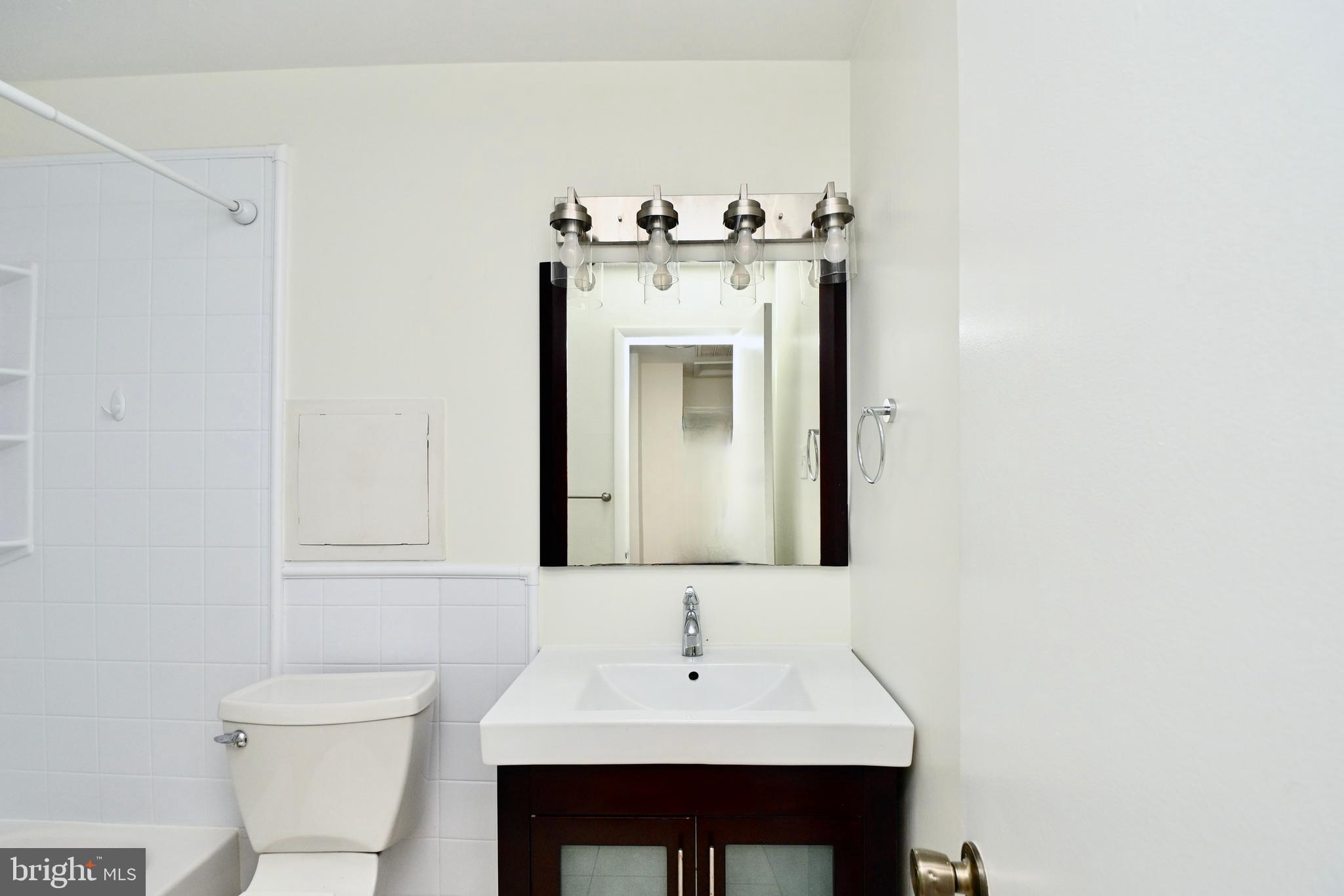 BROOKFIELD - Residential Lease