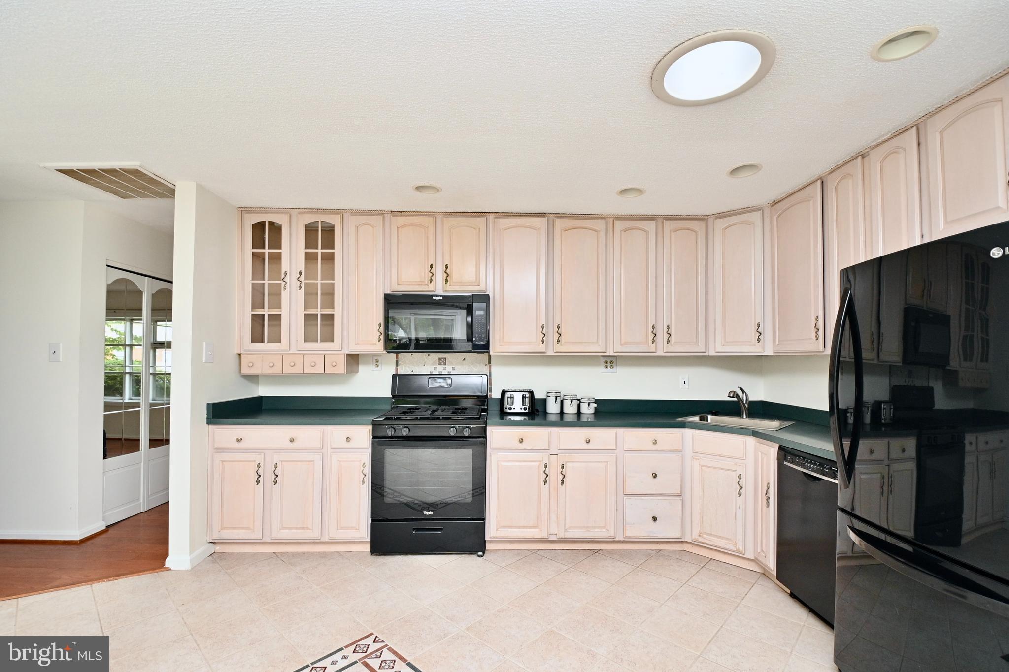 BROOKFIELD - Residential Lease