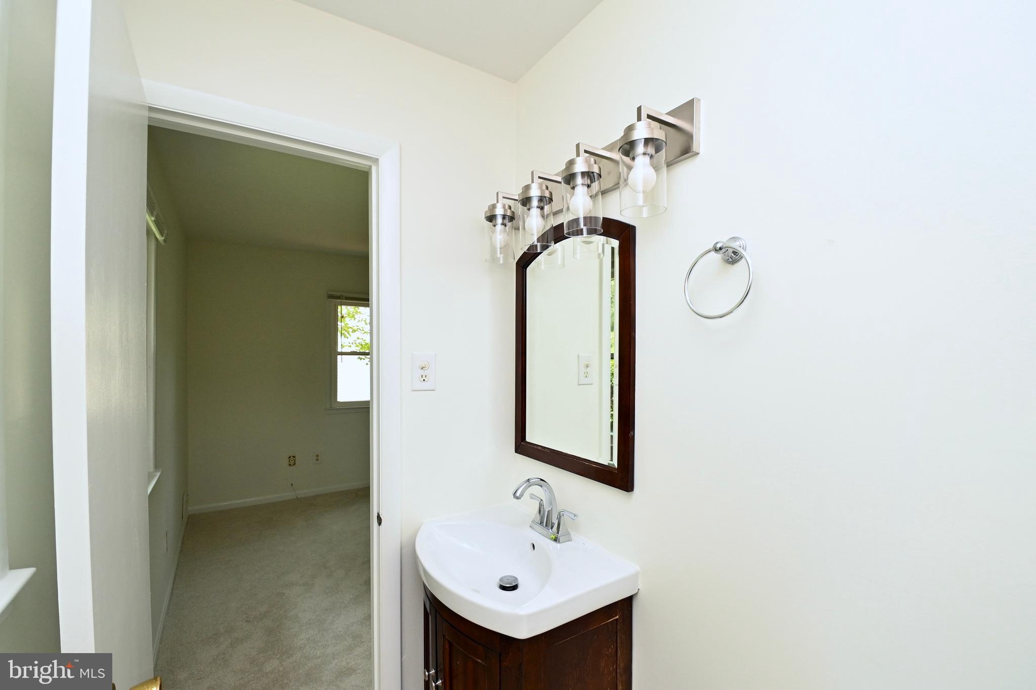 BROOKFIELD - Residential Lease