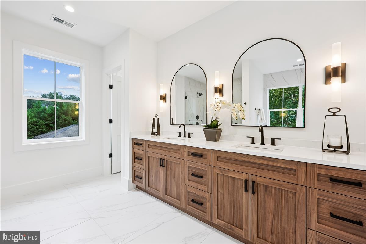 EDGEWOOD - Residential