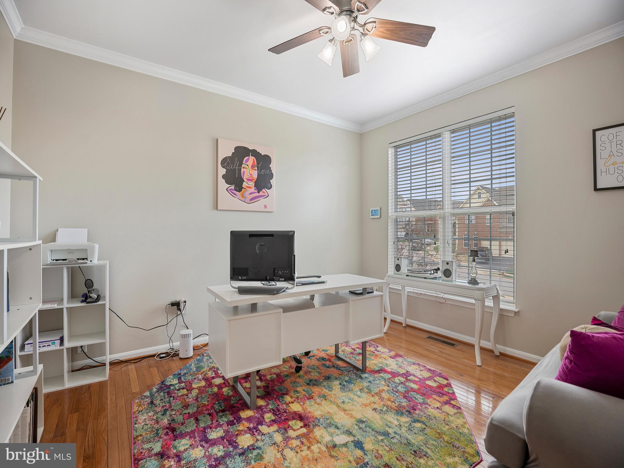 LYNDAM HILL - Residential