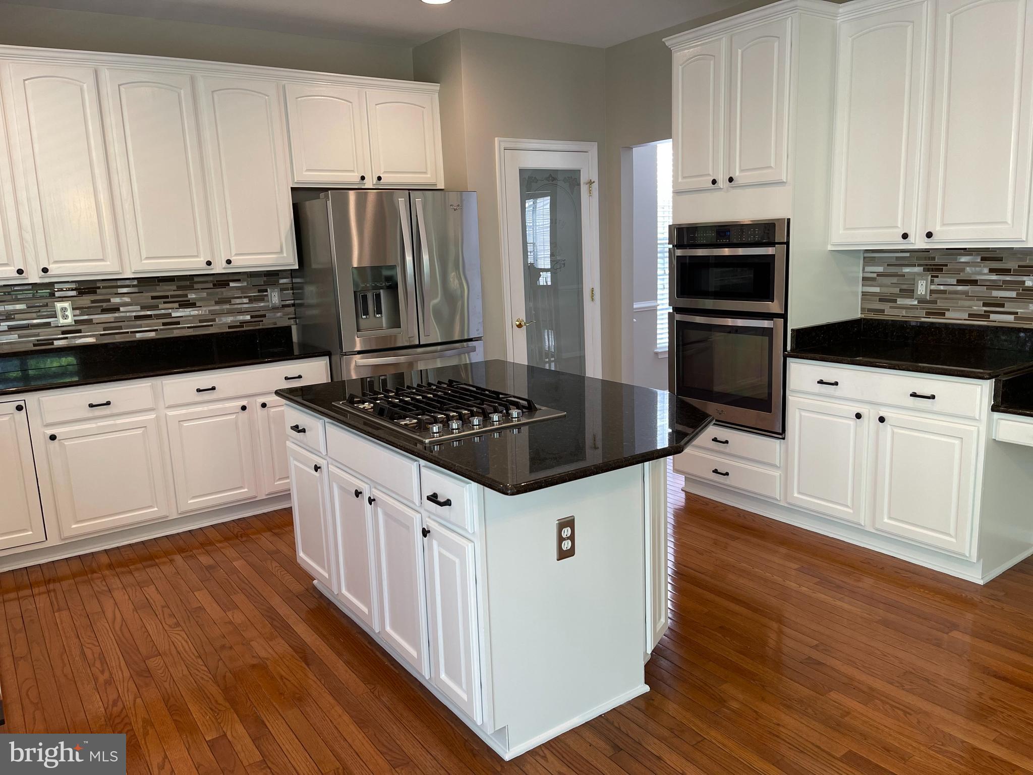 LYNDAM HILL - Residential