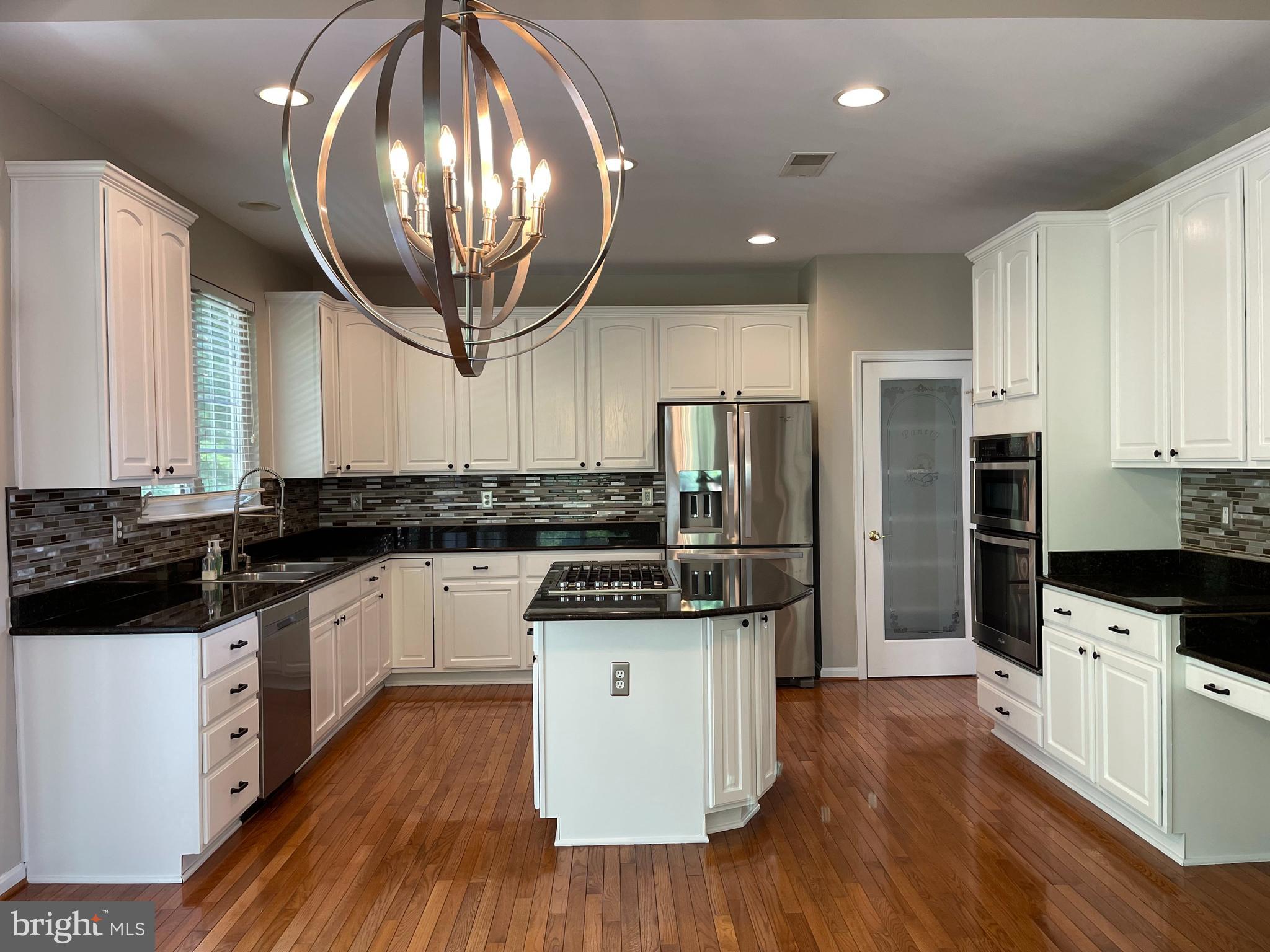 LYNDAM HILL - Residential