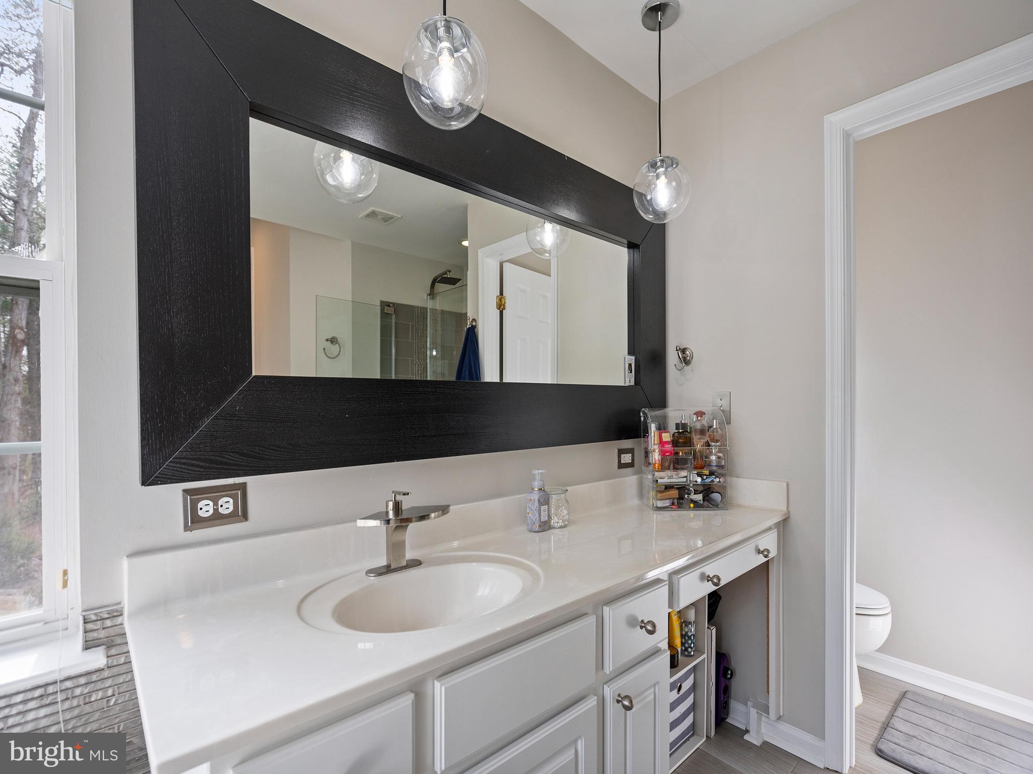 LYNDAM HILL - Residential