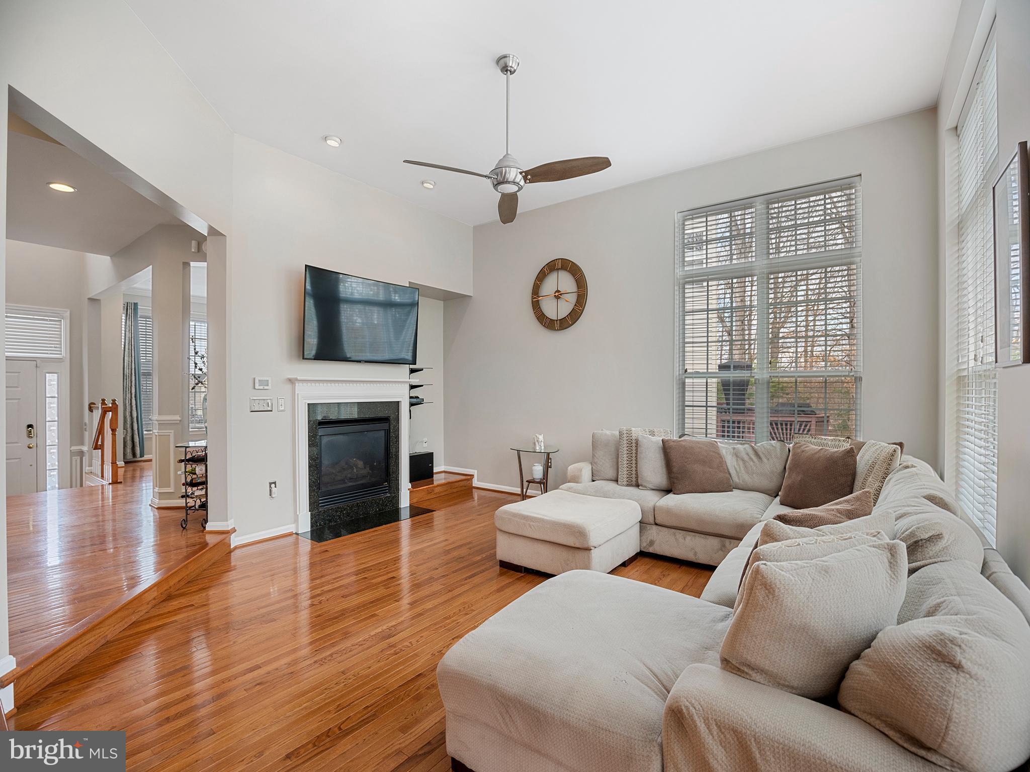 LYNDAM HILL - Residential