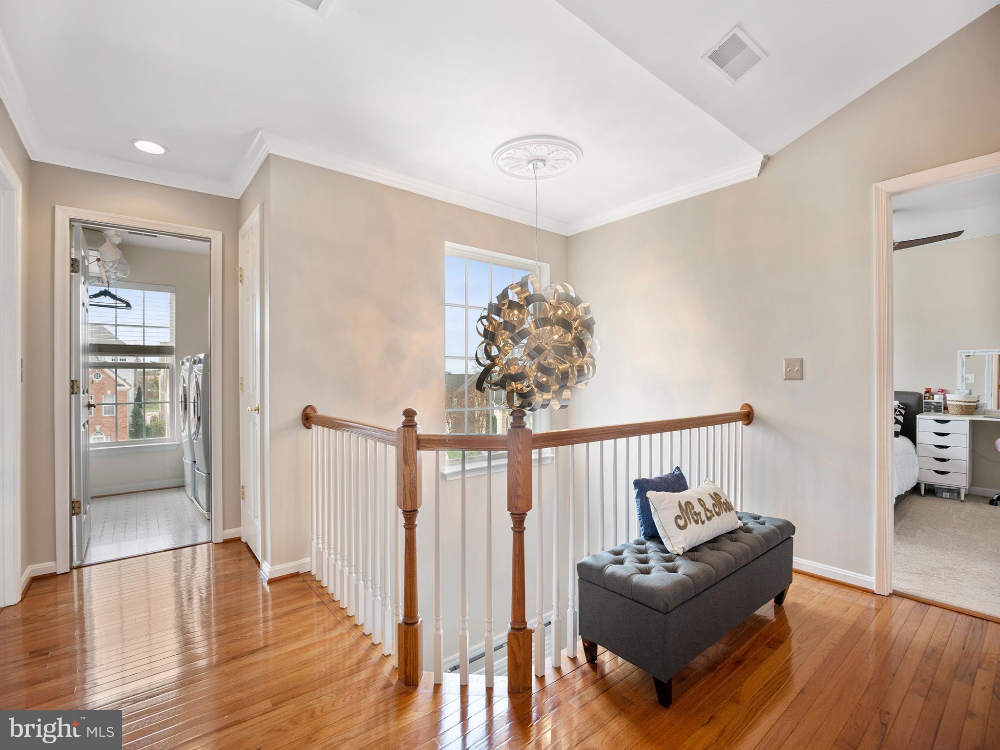 LYNDAM HILL - Residential