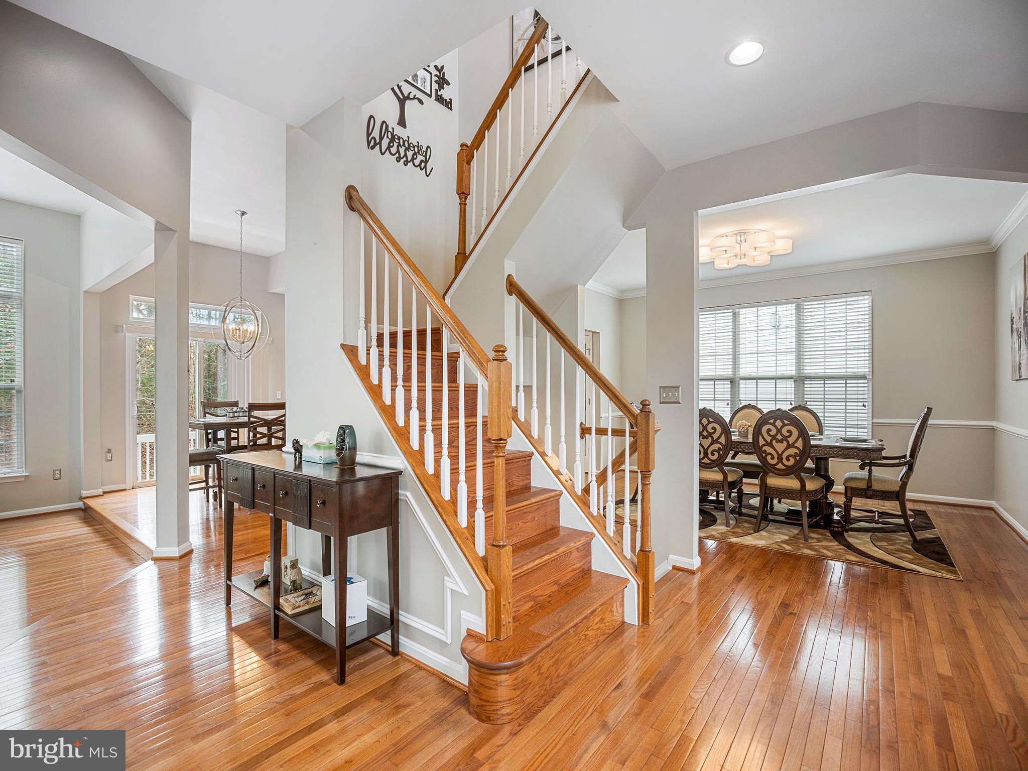 LYNDAM HILL - Residential