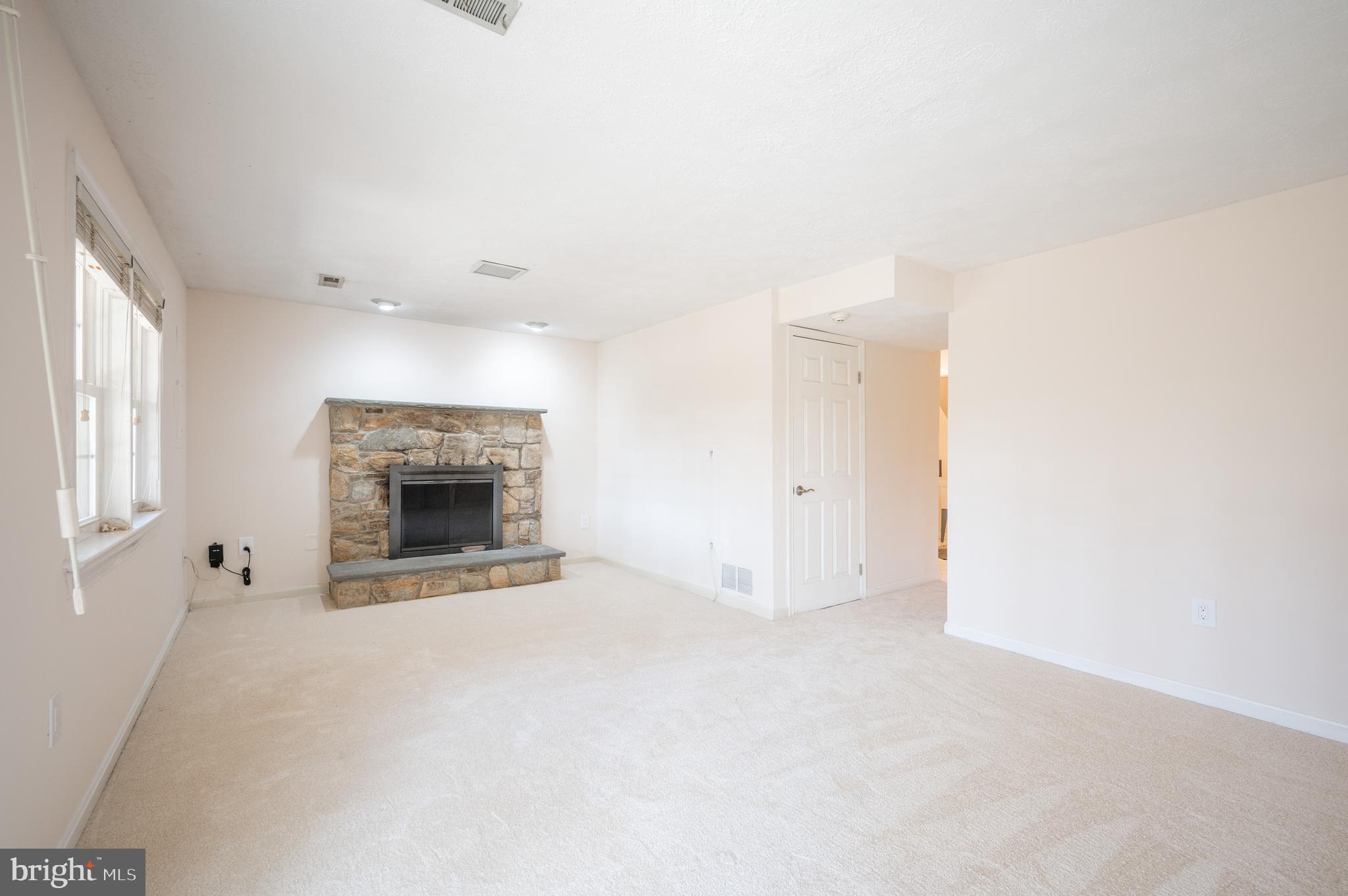 CAROLINE OAKS - Residential