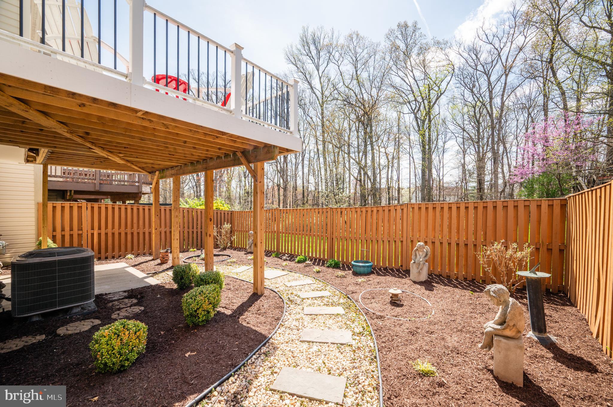 CAROLINE OAKS - Residential