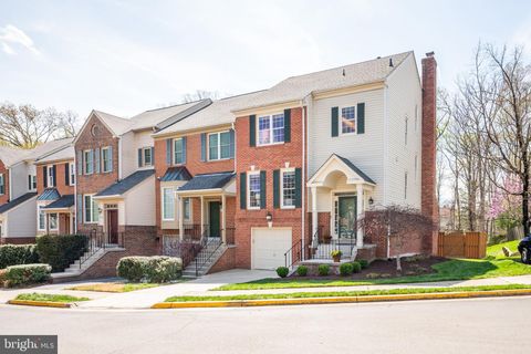 Townhouse For Sale - 9433 William Kirk Lane<br/> Fairfax County, BURKE, VA 22015