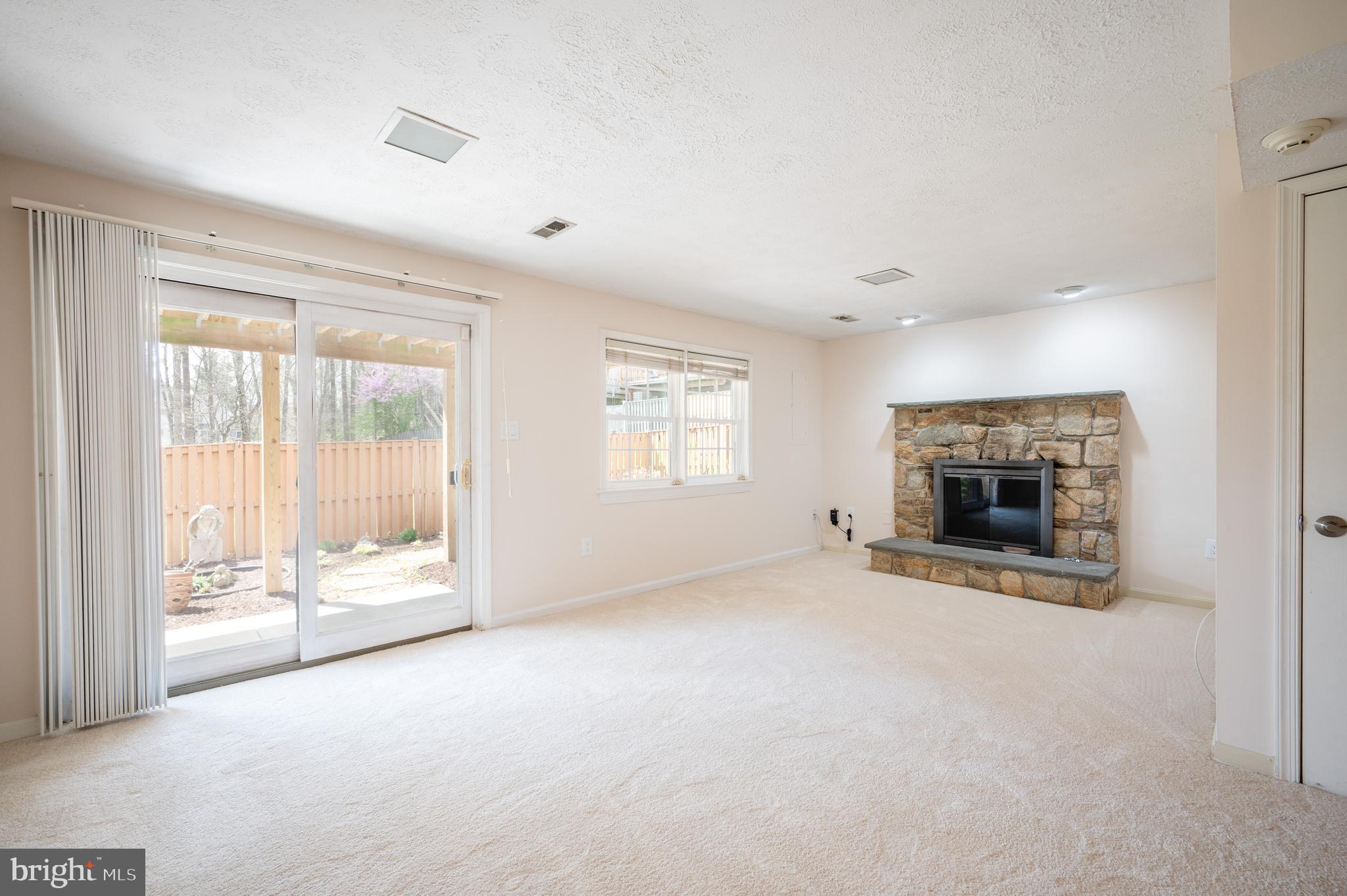 CAROLINE OAKS - Residential