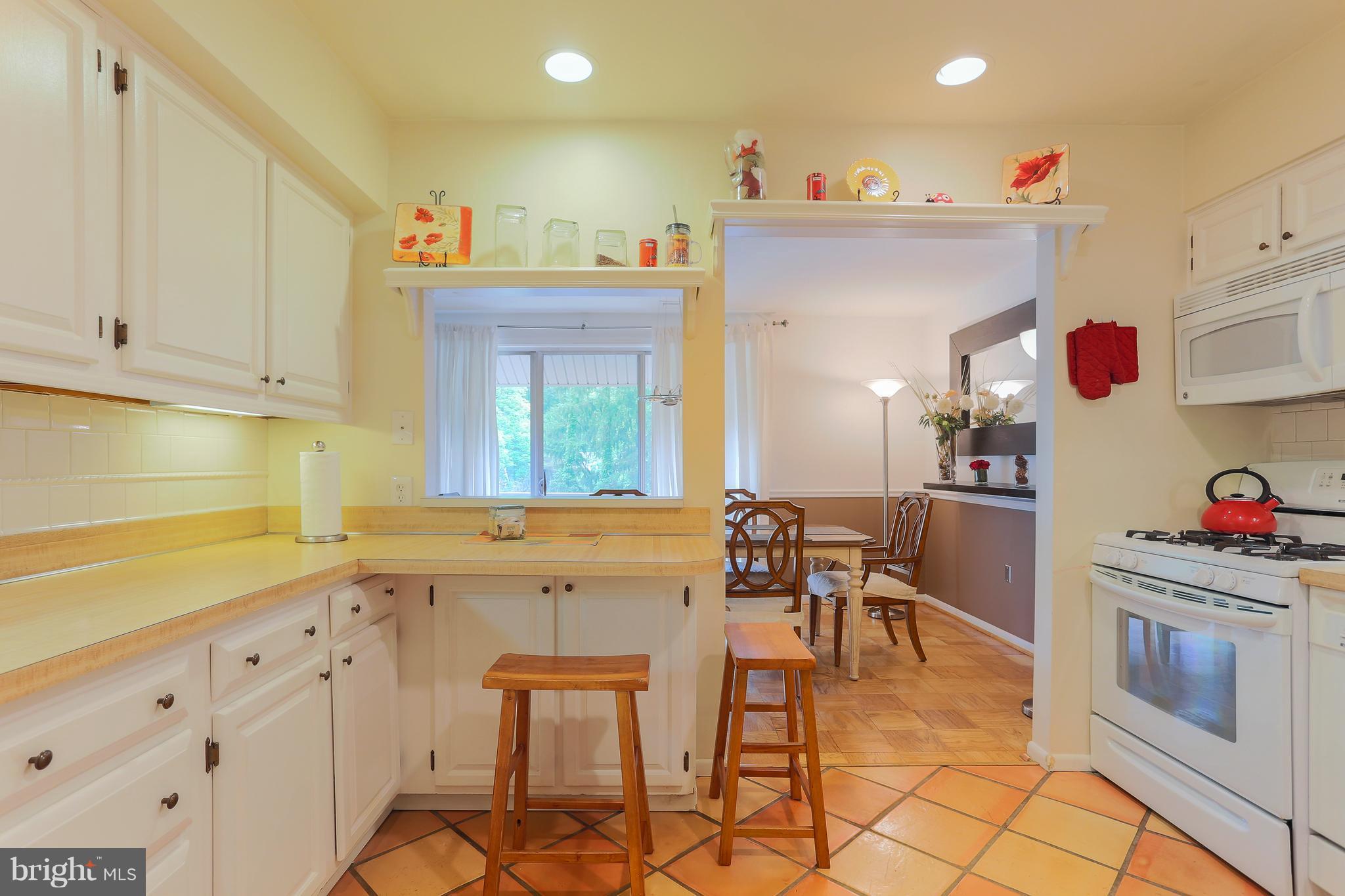 CROSS KEYS - Residential Lease